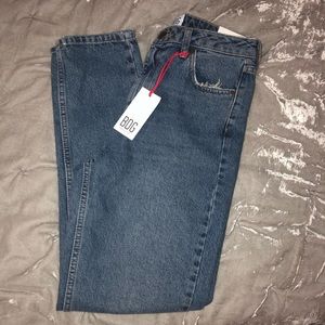 👖URBAN OUTFITTERS BDG MOM HIGH WAISTED JEANS👖